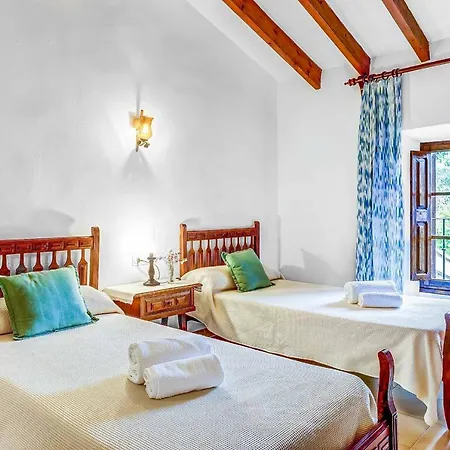 Oliva Villa Pollenca