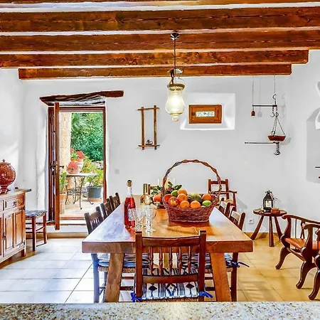 Oliva Villa Pollenca